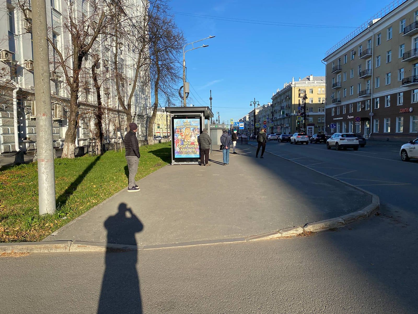 Экраны на остановках, ул. Белинского, 46 (ост. Героев Хасана)