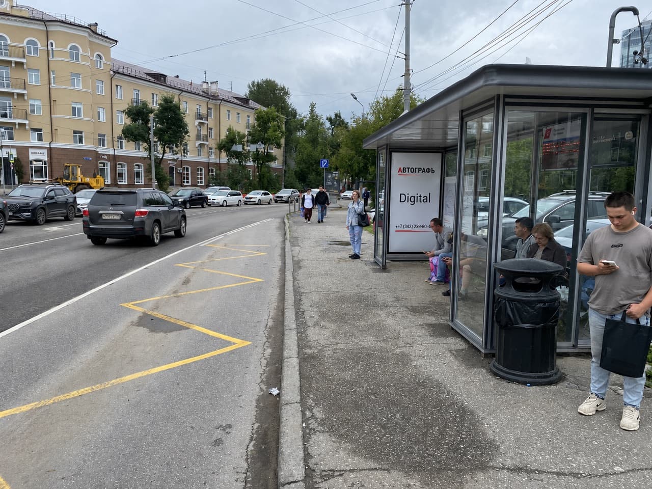 Экраны на остановках, ул. Куйбышева, 85А (ост. Смирнова)